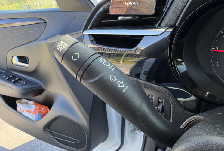 Opel Corsa Elégance 1.2 i 75 cv S&S * Caméra * Carplay * Clim * Distribution faite en 11/2023