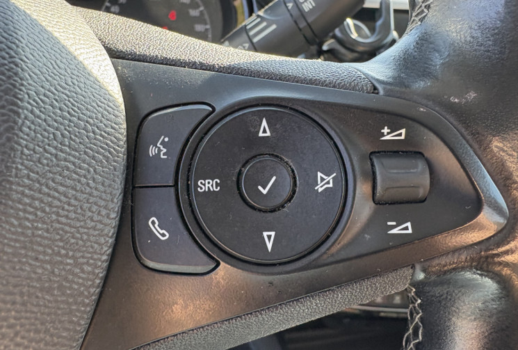 Opel Corsa Elégance 1.2 i 75 cv S&S * Caméra * Carplay * Clim * Distribution faite en 11/2023