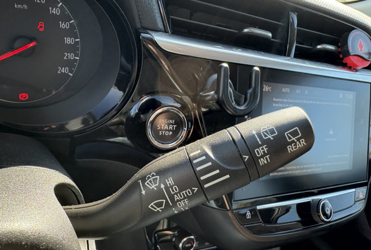 Opel Corsa Elégance 1.2 i 75 cv S&S * Caméra * Carplay * Clim * Distribution faite en 11/2023