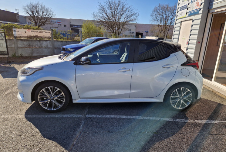 Toyota Yaris 116h COLLECTION 5p