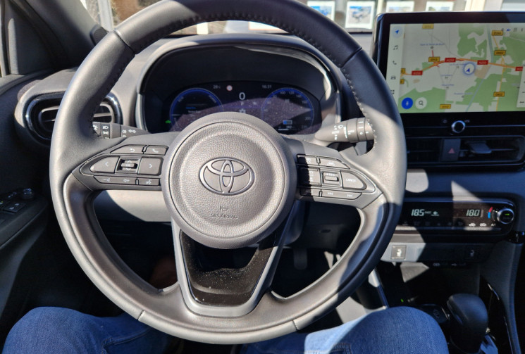Toyota Yaris 116h COLLECTION 5p