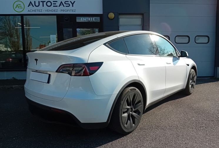 Tesla Model Y Standard RWD 