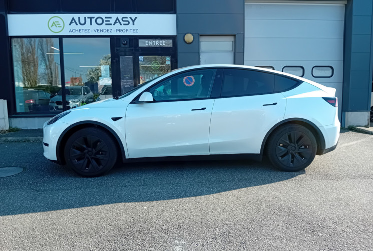 Tesla Model Y Standard RWD 