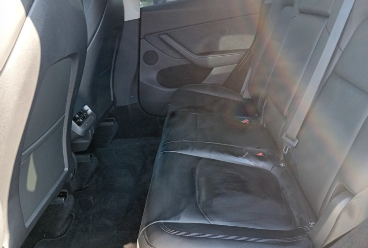 Tesla Model Y Standard RWD 