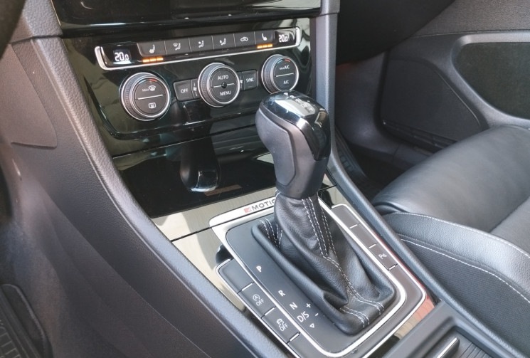 Volkswagen Golf VII R 2.0 TSi 300 DSG6 S&S 4 Motion 3 Portes + Dynaudio 