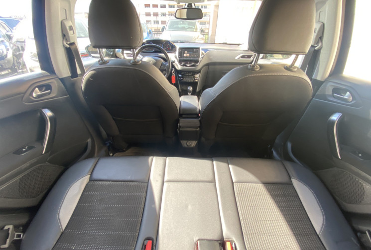 Peugeot 2008 1.2 PureTech  DISTRI OK 110 ch Allure BOITE AUTO EAT6