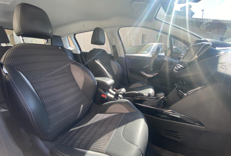 Peugeot 2008 1.2 PureTech  DISTRI OK 110 ch Allure BOITE AUTO EAT6