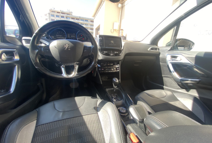 Peugeot 2008 1.2 PureTech  DISTRI OK 110 ch Allure BOITE AUTO EAT6