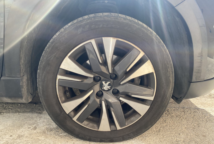Peugeot 2008 1.2 PureTech  DISTRI OK 110 ch Allure BOITE AUTO EAT6