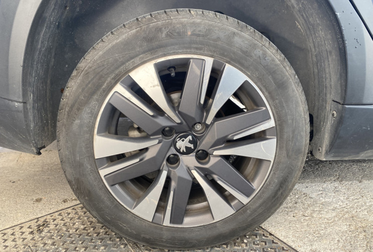 Peugeot 2008 1.2 PureTech  DISTRI OK 110 ch Allure BOITE AUTO EAT6