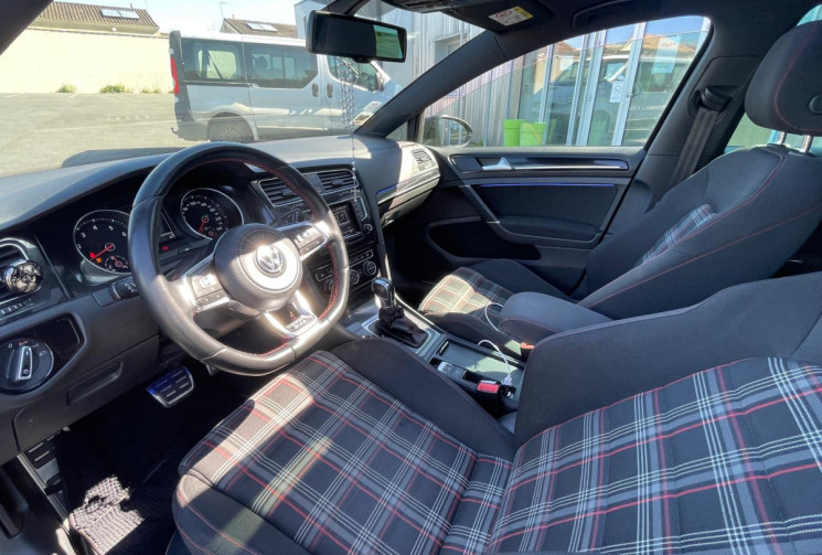 Volkswagen Golf  GTI 2.0 TFSI 16V 220  - TRES BON ETAT - GARANTIE 12 MOIS 