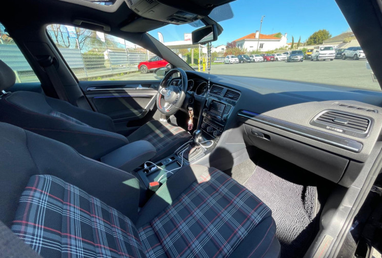 Volkswagen Golf  GTI 2.0 TFSI 16V 220  - TRES BON ETAT - GARANTIE 12 MOIS 