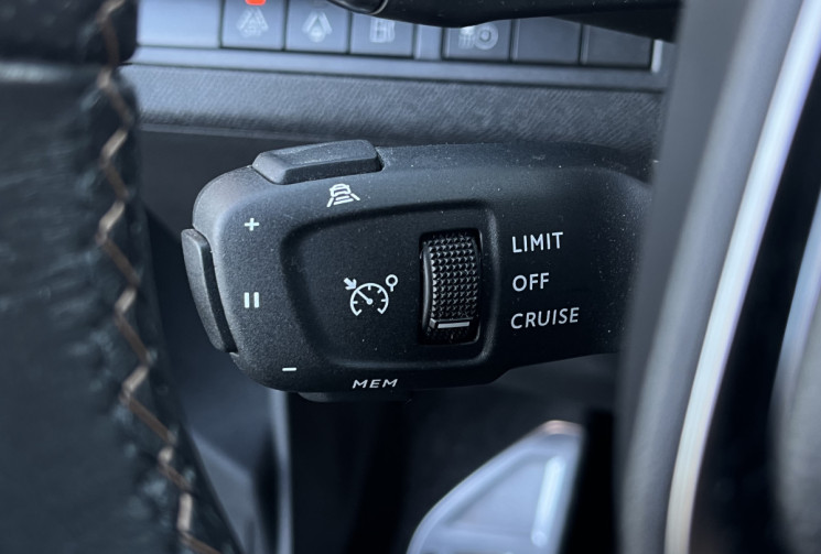 Peugeot 3008 HYBRID 225ch GT Pack e-EAT8 / Suivi Peugeot / Entretien à jour / 1ère Main