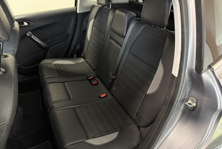 Peugeot 2008 1.6 e-HDi 92cv FAP Allure / Kit Distribution neuve / Suivi entretien complet Peugeot