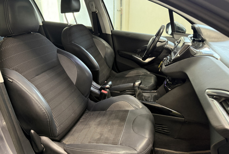 Peugeot 2008 1.6 e-HDi 92cv FAP Allure / Kit Distribution neuve / Suivi entretien complet Peugeot