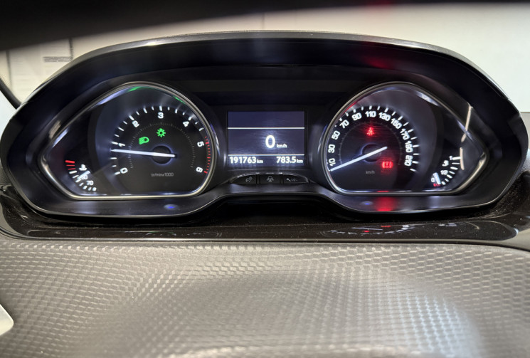 Peugeot 2008 1.6 e-HDi 92cv FAP Allure / Kit Distribution neuve / Suivi entretien complet Peugeot