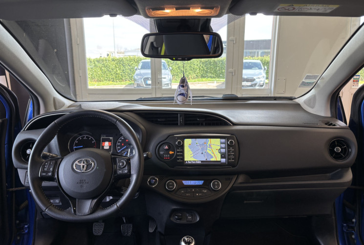 Toyota Yaris 3 PHASE 3 1.5 VVTI 110 COLLECTION / TOIT PANORAMIQUE / SUIVI TOYOTA