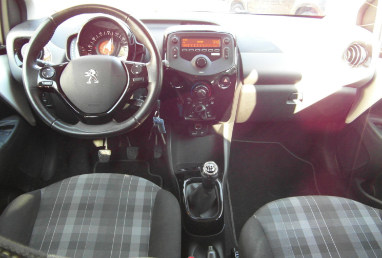Peugeot 108 108 VTI 72 CH BVM5 STYLE 