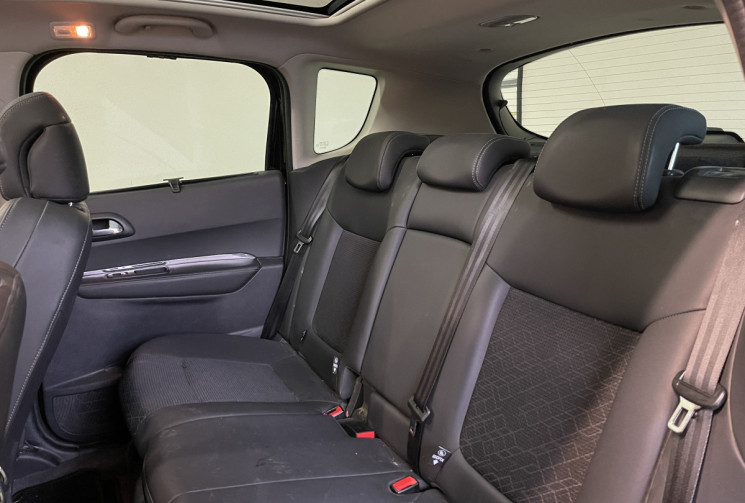 Peugeot 3008 1.2 Puretech 130cv Active + Toit Panoramique + Attelage / Distribution à jour