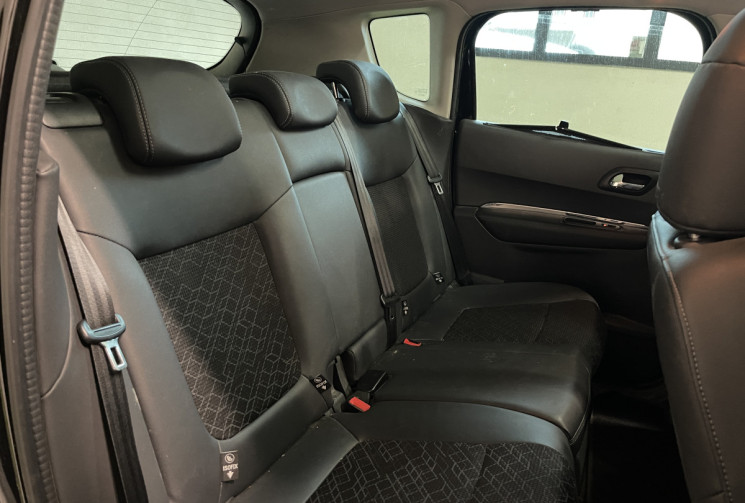 Peugeot 3008 1.2 Puretech 130cv Active + Toit Panoramique + Attelage / Distribution à jour