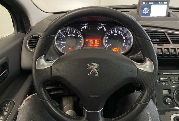 Peugeot 3008 1.2 Puretech 130cv Active + Toit Panoramique + Attelage / Distribution à jour