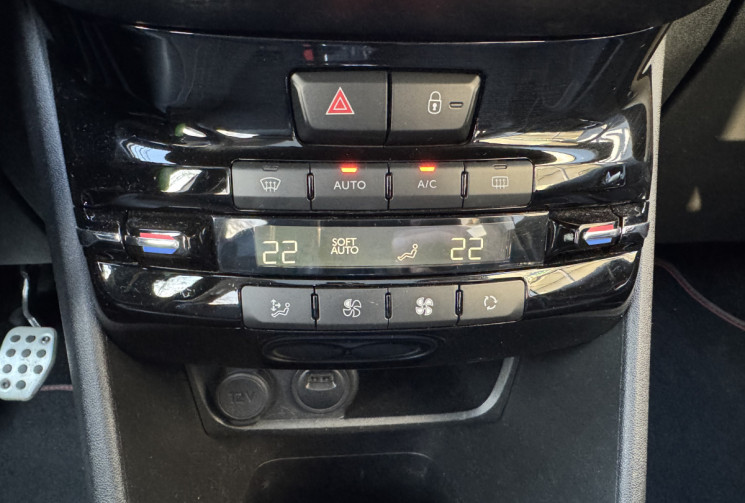 Peugeot 2008 130 ch GT Line  / Toit Panoramique / Pack Black / Distribution ok / Garantie 6 mois