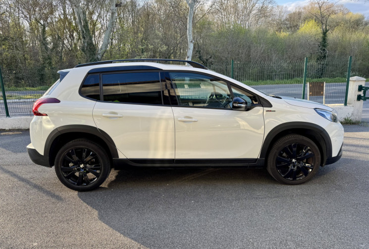 Peugeot 2008 130 ch GT Line  / Toit Panoramique / Pack Black / Distribution ok / Garantie 6 mois