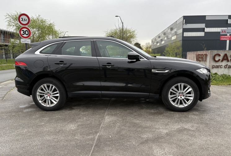 Jaguar F-Pace 180ch Portfolio 2.0d * Toit Ouvrant * 4x4 * BVA8 * Caméra * Meridian * Sièges Elec 