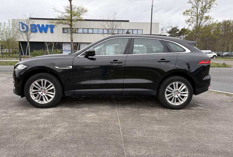 Jaguar F-Pace 180ch Portfolio 2.0d * Toit Ouvrant * 4x4 * BVA8 * Caméra * Meridian * Sièges Elec 