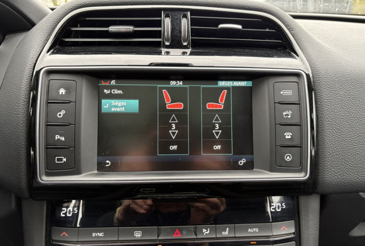 Jaguar F-Pace 180ch Portfolio 2.0d * Toit Ouvrant * 4x4 * BVA8 * Caméra * Meridian * Sièges Elec 