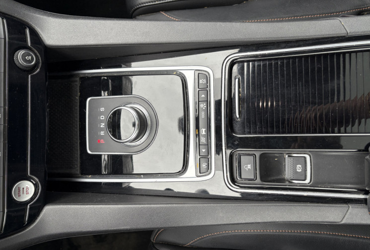 Jaguar F-Pace 180ch Portfolio 2.0d * Toit Ouvrant * 4x4 * BVA8 * Caméra * Meridian * Sièges Elec 