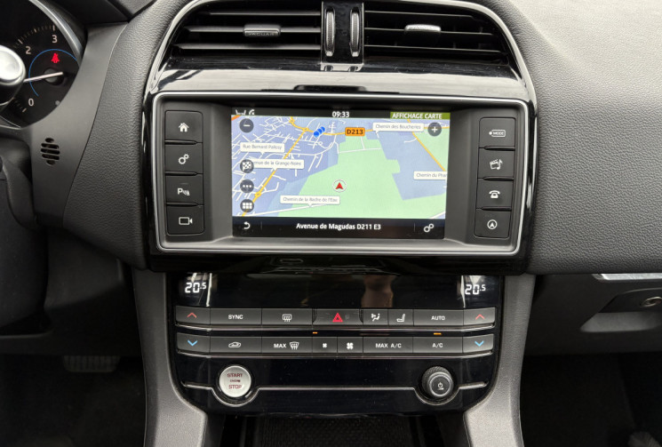 Jaguar F-Pace 180ch Portfolio 2.0d * Toit Ouvrant * 4x4 * BVA8 * Caméra * Meridian * Sièges Elec 