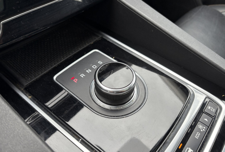 Jaguar F-Pace 180ch Portfolio 2.0d * Toit Ouvrant * 4x4 * BVA8 * Caméra * Meridian * Sièges Elec 