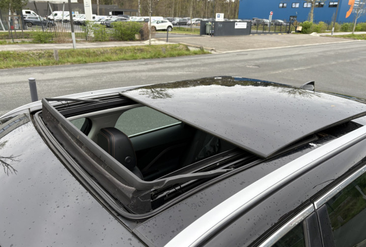 Jaguar F-Pace 180ch Portfolio 2.0d * Toit Ouvrant * 4x4 * BVA8 * Caméra * Meridian * Sièges Elec 