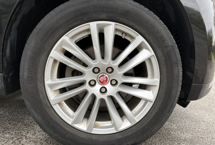 Jaguar F-Pace 180ch Portfolio 2.0d * Toit Ouvrant * 4x4 * BVA8 * Caméra * Meridian * Sièges Elec 