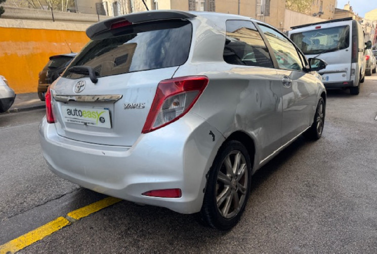 Toyota Yaris 1.4 D4-D DPF 90 cv origine France 3em main 
