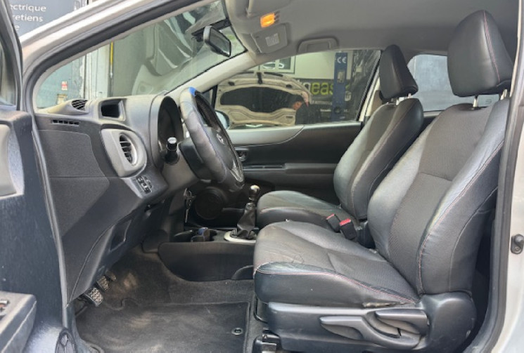Toyota Yaris 1.4 D4-D DPF 90 cv origine France 3em main 