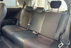 Toyota Yaris 1.4 D4-D DPF 90 cv origine France 3em main 