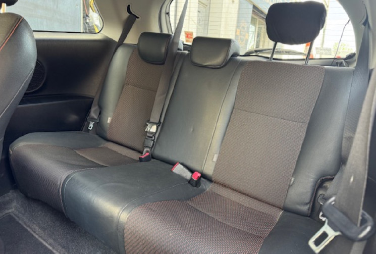 Toyota Yaris 1.4 D4-D DPF 90 cv origine France 3em main 