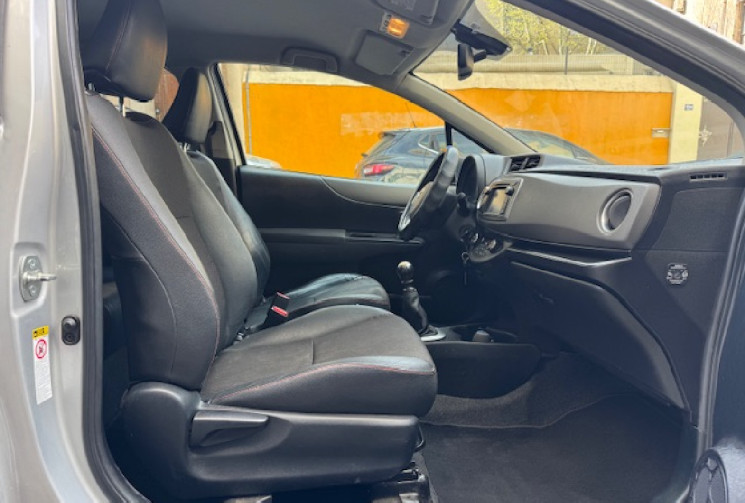 Toyota Yaris 1.4 D4-D DPF 90 cv origine France 3em main 