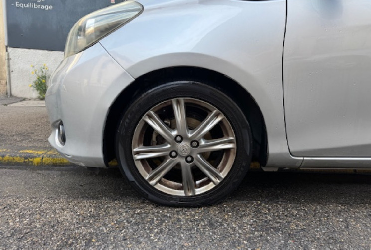 Toyota Yaris 1.4 D4-D DPF 90 cv origine France 3em main 