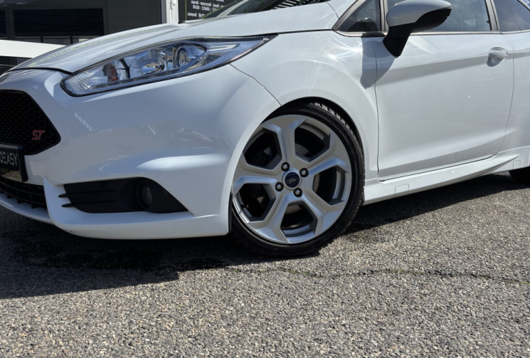Ford Fiesta VI phase 2 ST 1.6T ecoboost 182 cv