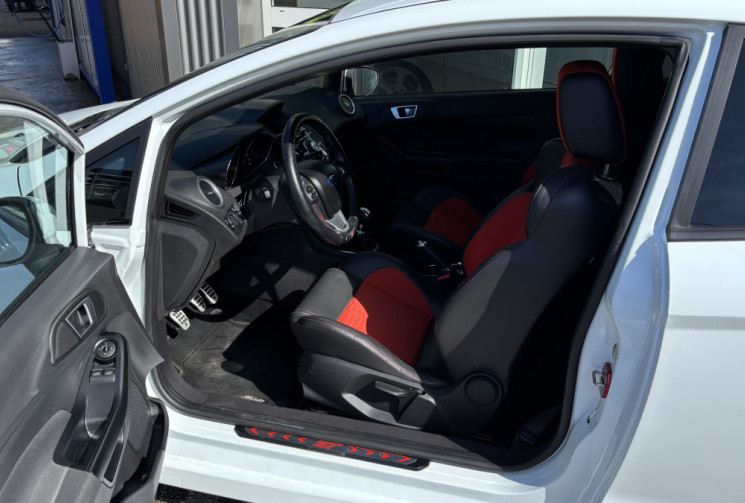 Ford Fiesta VI phase 2 ST 1.6T ecoboost 182 cv