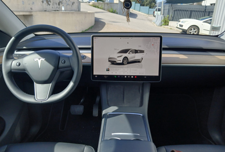 Tesla Model Y GRAND AUTONOMIE 4X4 Maximum Range AWD
