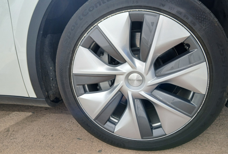 Tesla Model Y GRAND AUTONOMIE 4X4 Maximum Range AWD
