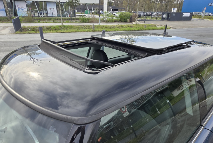 Mini Cooper 2 (R56) 1.6 i 16V 120cv * toit ouvrant pano * écran * full cuir * sièges chauffants*    