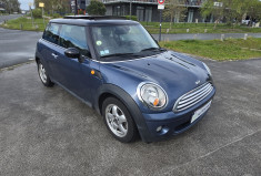 Mini Cooper 2 (R56) 1.6 i 16V 120cv * toit ouvrant pano * écran * full cuir * sièges chauffants*    