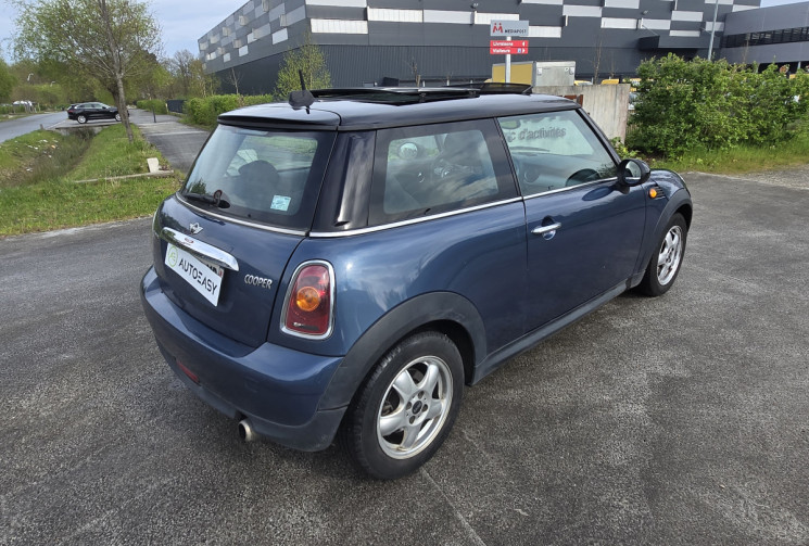 Mini Cooper 2 (R56) 1.6 i 16V 120cv * toit ouvrant pano * écran * full cuir * sièges chauffants*    
