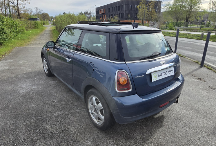 Mini Cooper 2 (R56) 1.6 i 16V 120cv * toit ouvrant pano * écran * full cuir * sièges chauffants*    