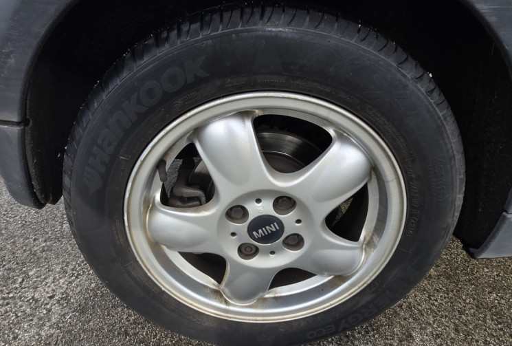 Mini Cooper 2 (R56) 1.6 i 16V 120cv * toit ouvrant pano * écran * full cuir * sièges chauffants*    